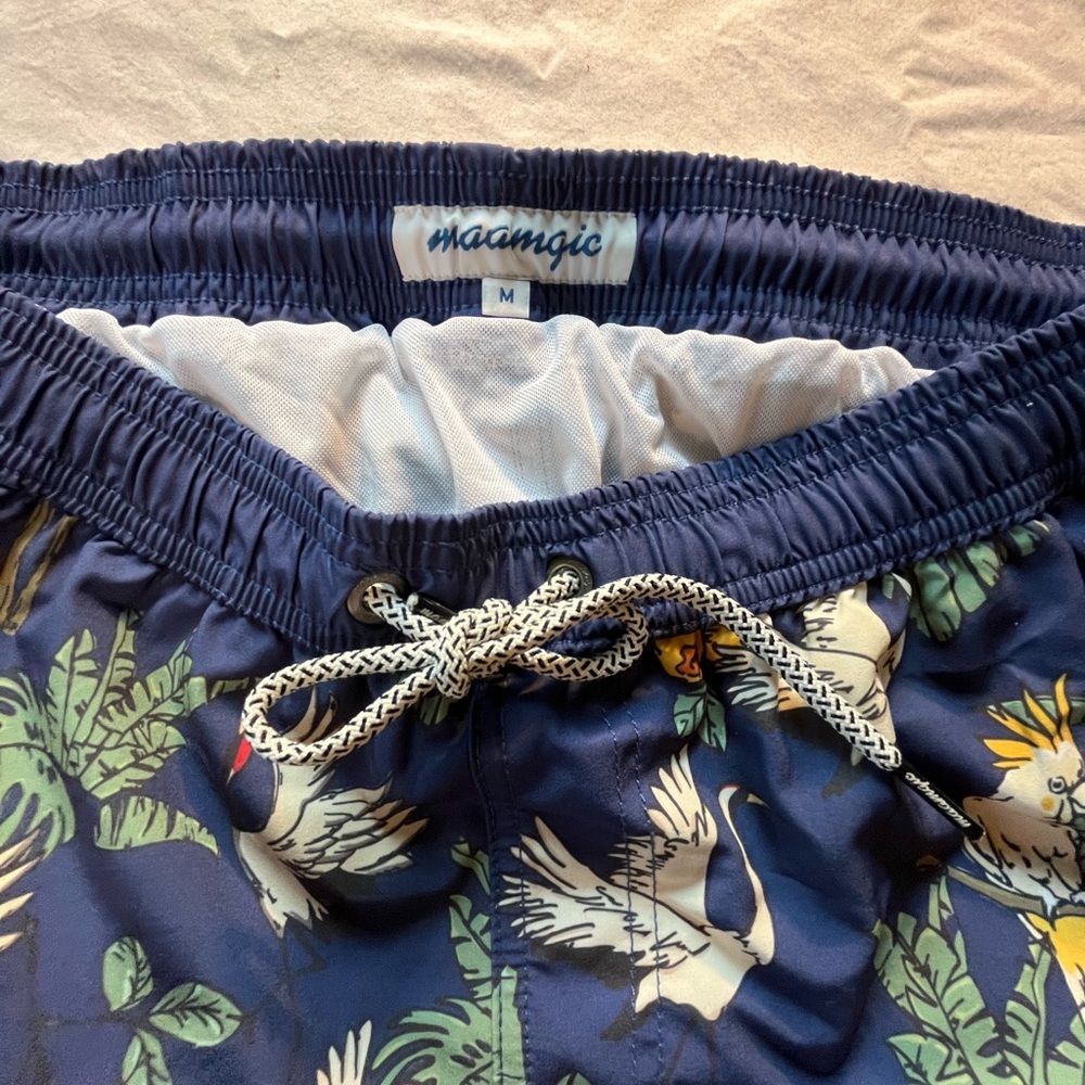 Short Inseam! Blue Tropical Bird Swim Shorts Medium 4 in inseam